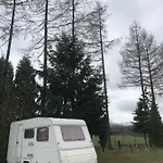 Kamp alanı Przyczepa Campingowa Ogrzewana !!temperatura 17lub 18stopni